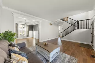 2408 Moutray Ln, North Aurora, IL 60542 - Photo 7