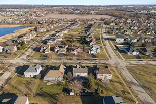 2408 Moutray Ln, North Aurora, IL 60542 - Photo 47