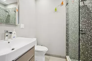 1521 W Edgewater Ave, Chicago, IL 60660 - Photo 13