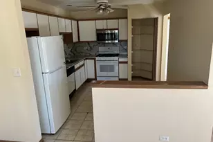 2750 Shelly Ln, Aurora, IL 60504 - Photo 9