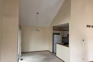 2750 Shelly Ln, Aurora, IL 60504 - Photo 5