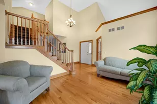 2578 Crestview Dr, Aurora, IL 60502 - Photo 9