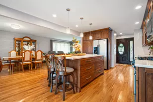 8832 Pleasant Ave, Hickory Hills, IL 60457 - Photo 11