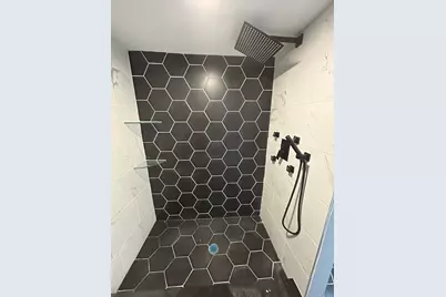 8916 S Merrill Avenue, Chicago, IL 60617 - Photo 17