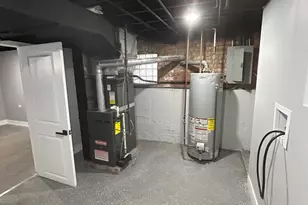 8916 S Merrill Ave, Chicago, IL 60617 - Photo 19