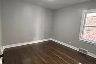 8916 S Merrill Ave, Chicago, IL 60617 - Photo 5