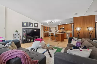 700 W Cornelia Avenue #1E, Chicago, IL 60657 - Photo 5