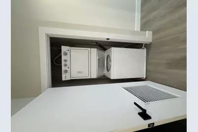 451 E Pershing Avenue #301, Chicago, IL 60653 - Photo 11