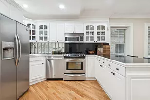 2734 N Mildred Ave, Chicago, IL 60614 - Photo 9