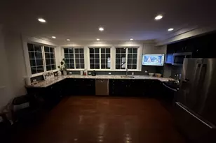 747 Delius St, Aurora, IL 60505 - Photo 15