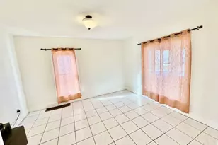 747 Delius St, Aurora, IL 60505 - Photo 29