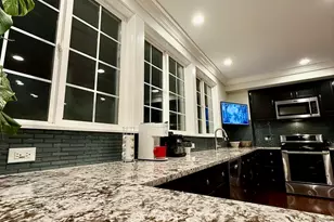 747 Delius St, Aurora, IL 60505 - Photo 11