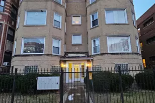 6926 S Paxton Ave, Chicago, IL 60649 - Photo 1