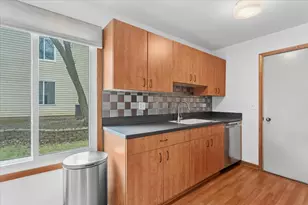 2404 Danbury Dr, Woodridge, IL 60517 - Photo 9