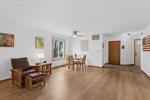 2404 Danbury Dr, Woodridge, IL 60517 - Photo 5