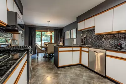 3038 Candlewood Court, Flossmoor, IL 60422 - Photo 9