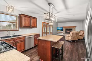 1119 Cathy Dr, Joliet, IL 60431 - Photo 7