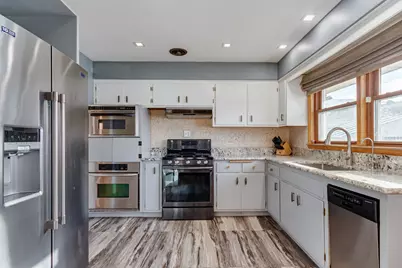 7513 W Ainslie Street, Harwood Heights, IL 60706 - Photo 9