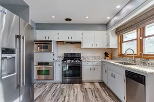 7513 W Ainslie St, Harwood Heights, IL 60706 - Photo 9