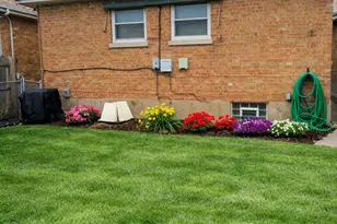 12726 S Justine St, Calumet Park, IL 60827 - Photo 3