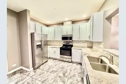 2452 Daybreak Court #2452, Elgin, IL 60123 - Photo 11