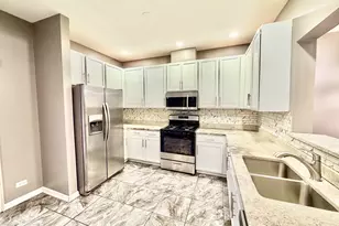 2452 Daybreak Ct, Elgin, IL 60123 - Photo 11