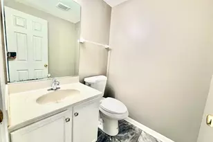 2452 Daybreak Ct, Elgin, IL 60123 - Photo 9