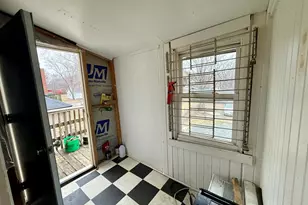 723 Richards St, Joliet, IL 60433 - Photo 13