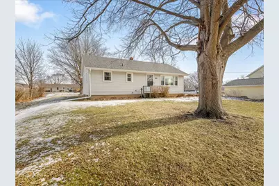 205 N Seward Street, Winnebago, IL 61088 - Photo 3