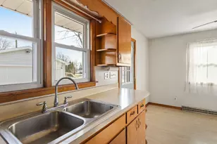 205 N Seward St, Winnebago, IL 61088 - Photo 13