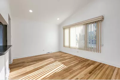 8606 Lillibet Terrace, Morton Grove, IL 60053 - Photo 7