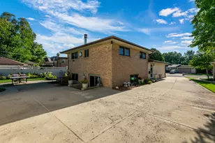 8606 Lillibet Terrace, Morton Grove, IL 60053 - Photo 31