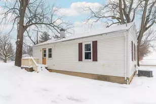 210 S Malta Rd, Malta, IL 60150 - Photo 35