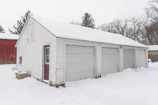 210 S Malta Rd, Malta, IL 60150 - Photo 31