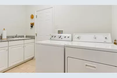 1686 Greenleaf Avenue, Des Plaines, IL 60018 - Photo 15