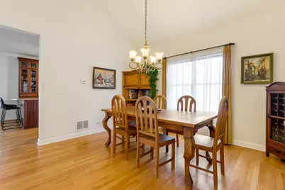 1686 Greenleaf Avenue, Des Plaines, IL 60018 - Photo 5