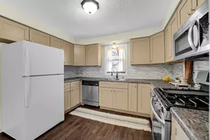 990 Quail Ct, Bradley, IL 60915 - Photo 11