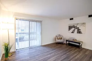 800 Brook Dr, Streamwood, IL 60107 - Photo 3