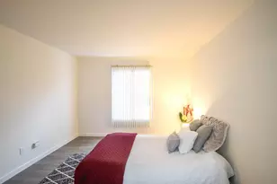 800 Brook Dr, Streamwood, IL 60107 - Photo 11