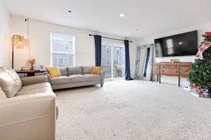 814 Briar Gln Ct, Hampshire, IL 60140 - Photo 3