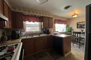 2305 W Grove Ave, Waukegan, IL 60085 - Photo 11