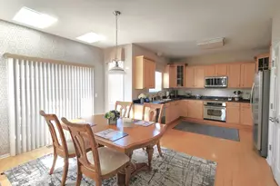 1204 Frederick Ct, Elgin, IL 60120 - Photo 5