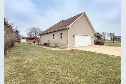 10052 Landmark Drive, Rock Falls, IL 61071 - Photo 3