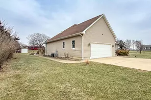 10052 Landmark Dr, Rock Falls, IL 61071 - Photo 3