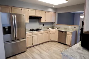 2223 Seaver Ln, Hoffman Estates, IL 60169 - Photo 9