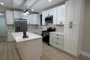 633 E 153rd St, Phoenix, IL 60426 - Photo 7