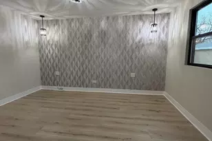 633 E 153rd St, Phoenix, IL 60426 - Photo 9