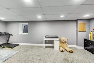 140 Pamela Dr, Bolingbrook, IL 60440 - Photo 25