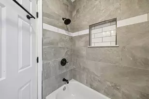 10813 S Eggleston Ave, Chicago, IL 60628 - Photo 17