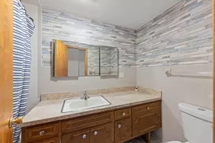 175 S Harrison Ave, Aurora, IL 60506 - Photo 21